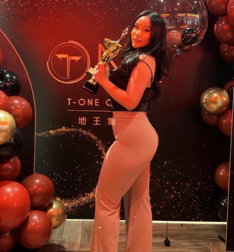 infirmière brune onlyfans beaux nus image