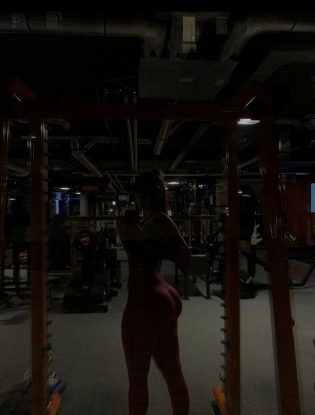 Daisy97096 modèle nu des photos