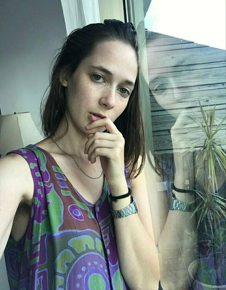 LilyAndOwen star du porno belle photo