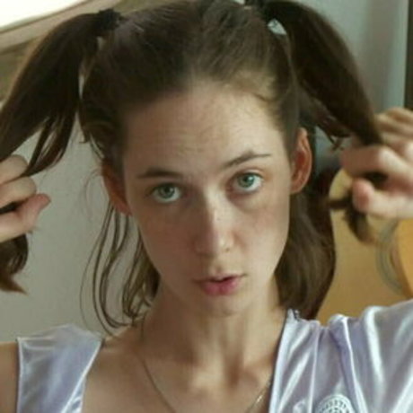 LilyAndOwen actrice libre des photos