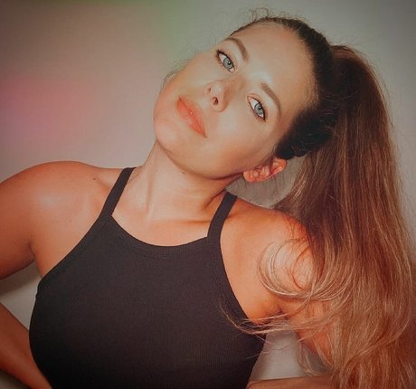 lindseyyok modèle de haute qualité photo