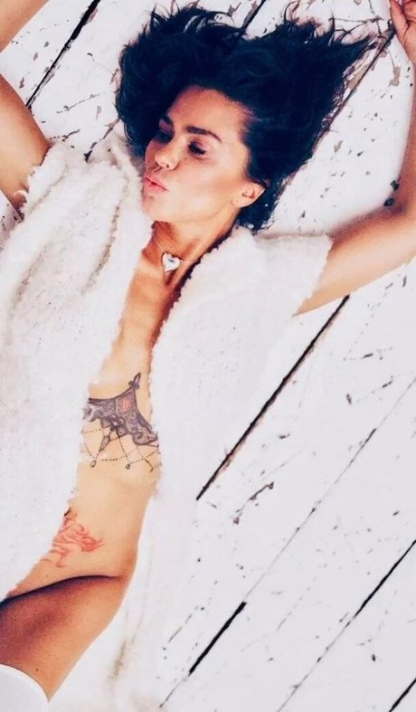 Karina Zvereva étoile sexy des photos