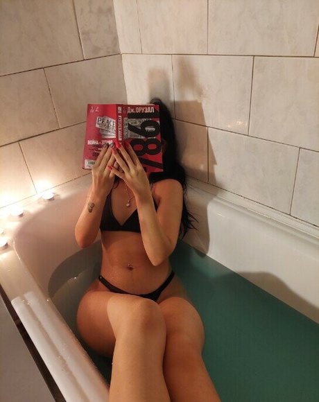 Agnescrosman star pornographique images