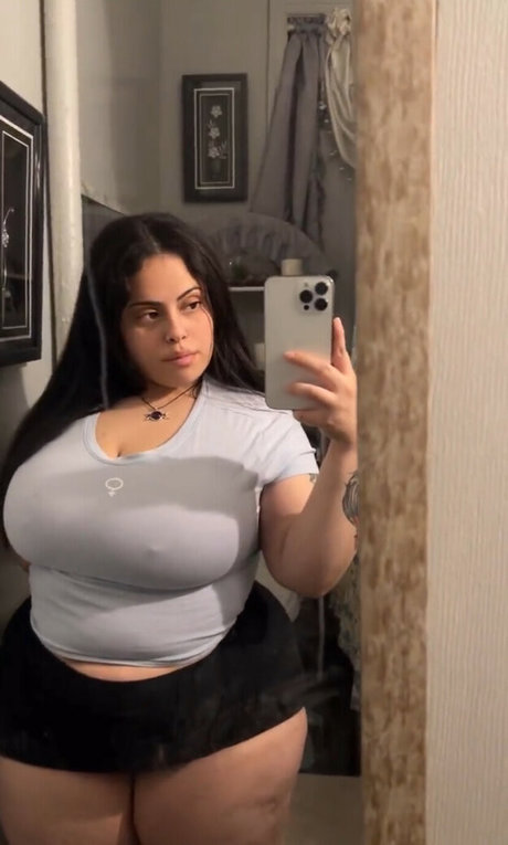 Naniinyc 18 modèles nus archive