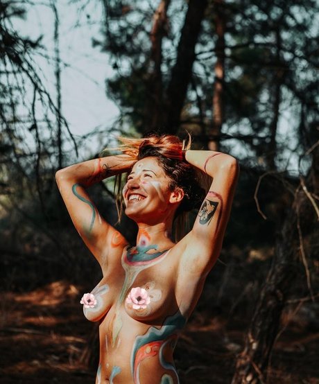 lingerie blanche onlyfans art érotique img