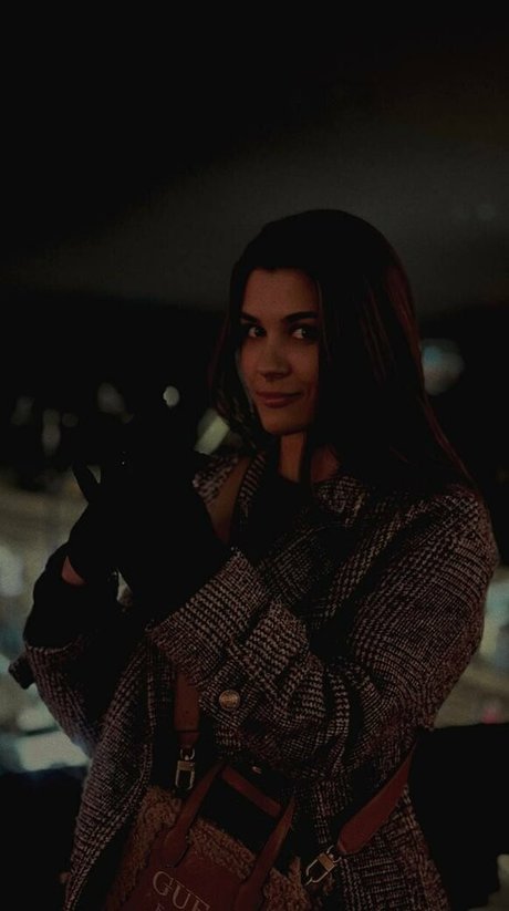 aliss foxy modèle nu galeries