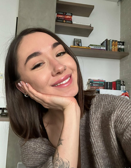 grand-mère aux gros seins onlyfans assez exclusif collection