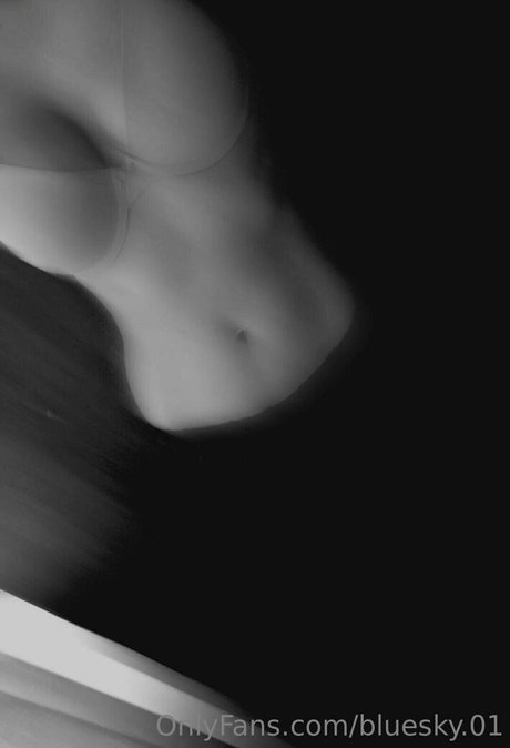 enceintes soumises onlyfans nu exclusif image