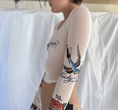 Courtney Mawhorr actrice nue archive