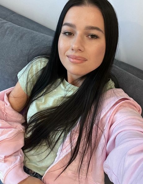 EmiliAAA beau modèle galeries