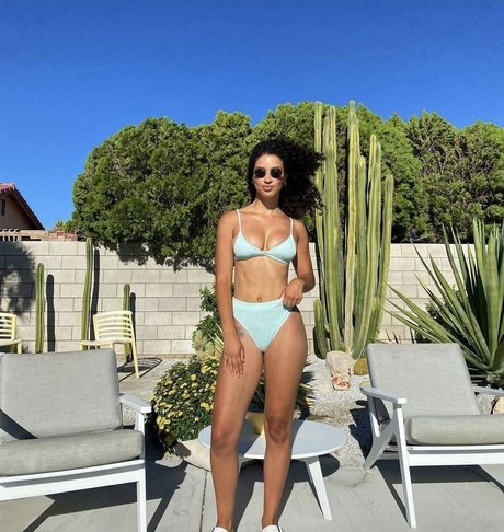 Christina Santini star du porno gratuit des photos