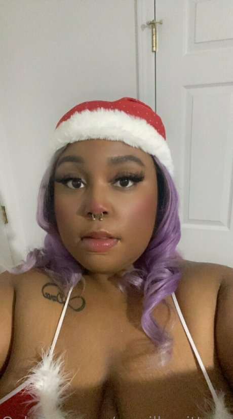 Camilla Mittens modèle adulte photos