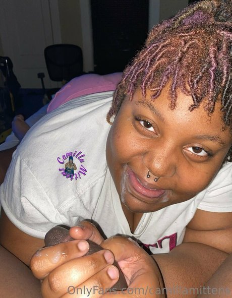 Camilla Mittens star pornographique images