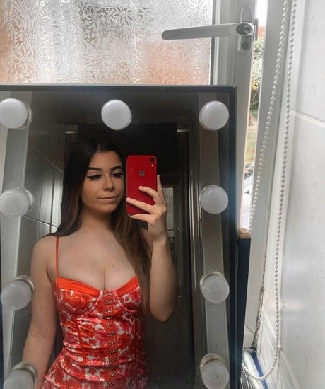 Lucy Scales star du porno chaud galerie