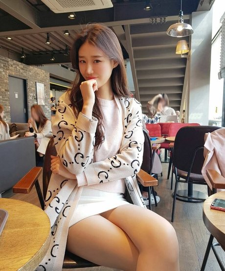 Honeyhani art modèle image