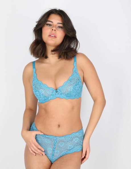 Michelle Algrabli modèle adulte galerie