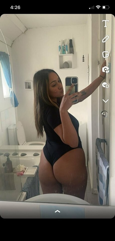 Isha Mariyah modèles nus galerie