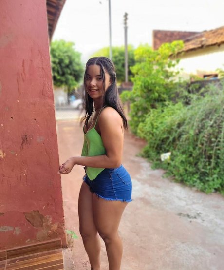 lucyluxonlyyyyy modèle adulte archive