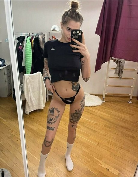 Kisatanya modèle joli photos