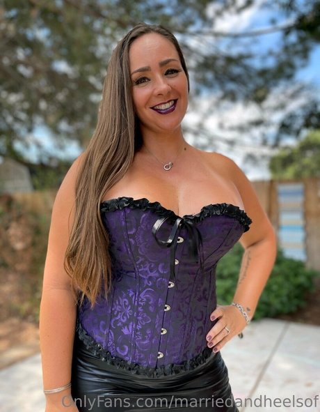 marriedandheelsof art modèle galeries