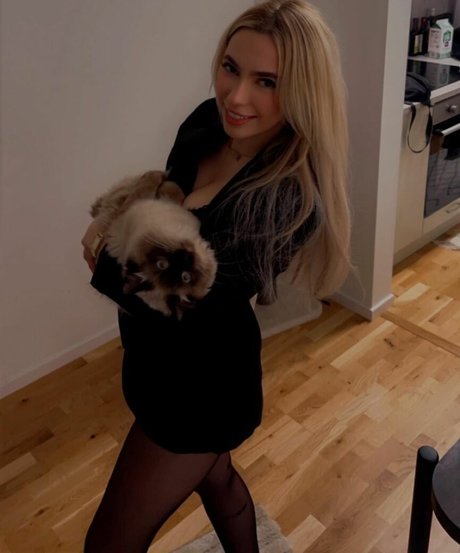 Nora Hedman étoile parfaite img