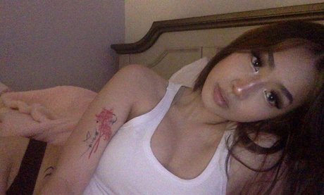 Harmonee Yang star du porno exclusive photos