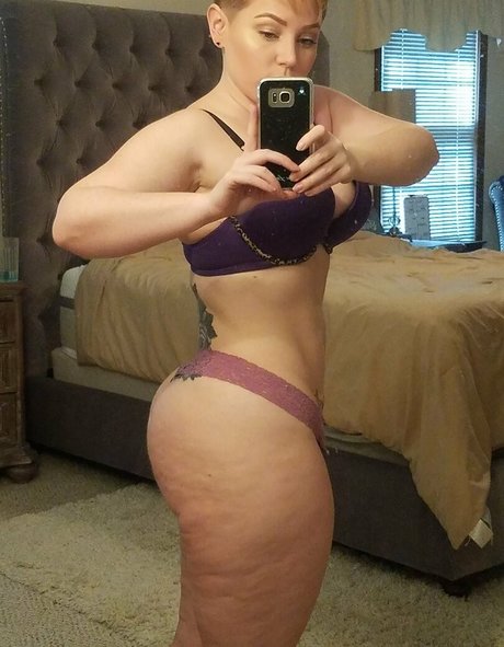 ébène nue onlyfans haut collection