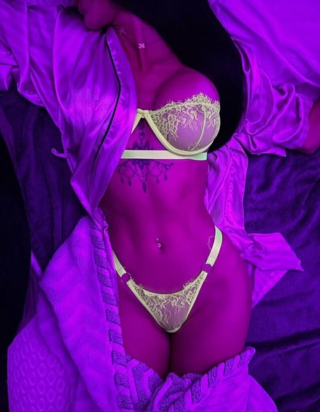 Ashleightaylorr étoile nue photo