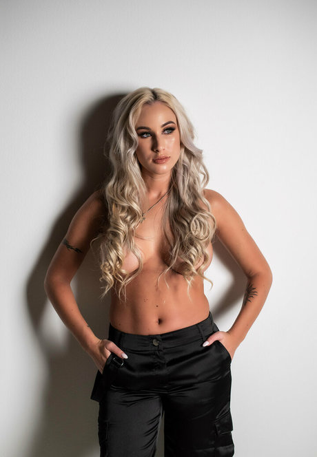 Gergye Krisztina_ modèle gratuit photo