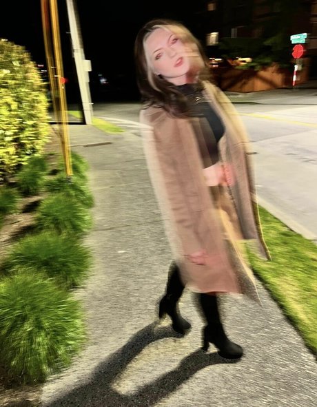 Rhiannon Jena star du porno belle archive