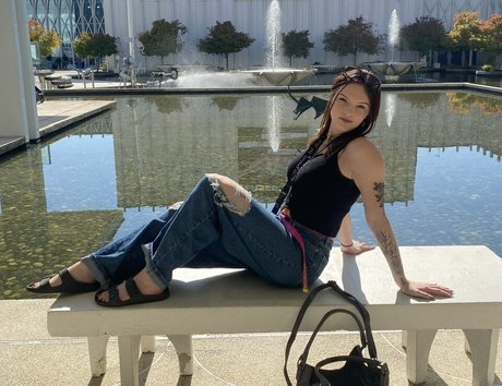 Rhiannon Jena star du porno chaud img