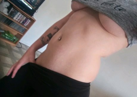 redravefree star érotique photo