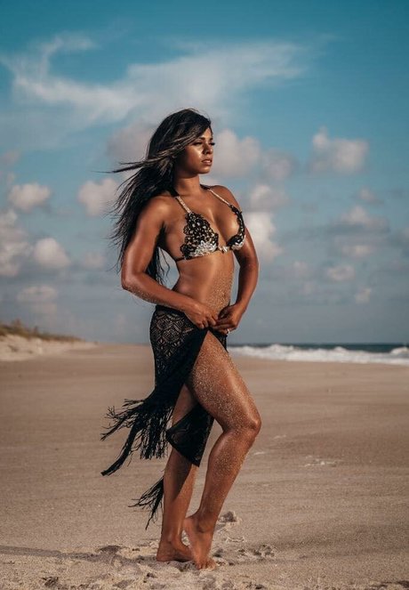 Renee Michelle modèle de haute qualité photos