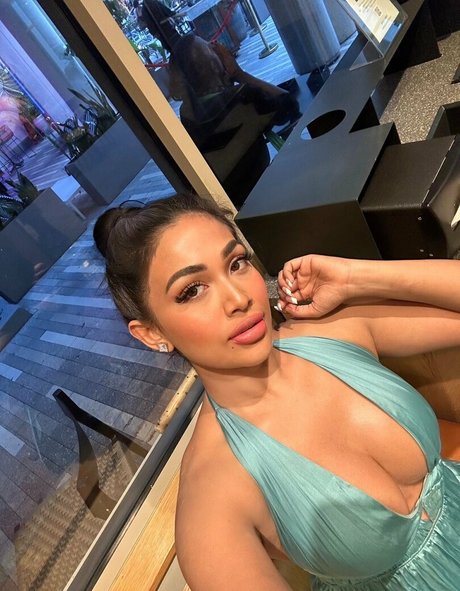 astrala23 modèle adulte photos