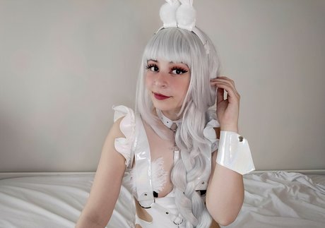 Bu Nezu modèle magnifique des photos