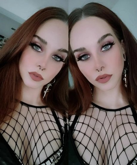 Horrorasap actrice érotique photos