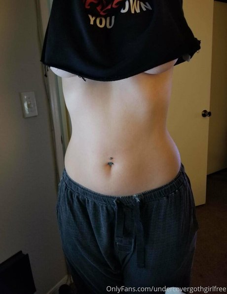 undercovergothgirlfree actrice adulte galeries