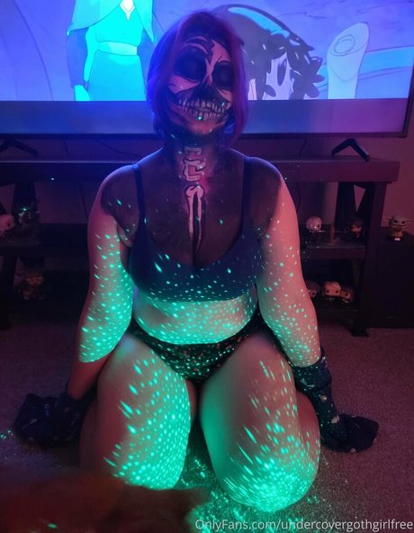 undercovergothgirlfree étoile de l'art image