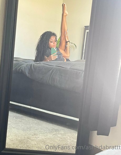 ashhdabrattt étoile magnifique photo