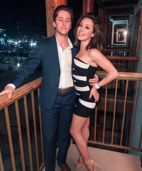 Serena Mello étoile archive