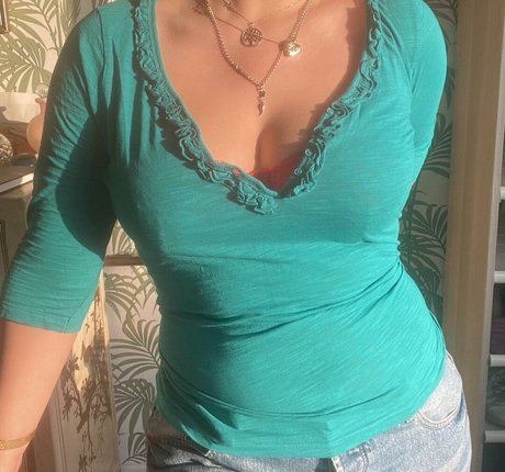 Elena Sophia Nicolosi modèle érotique images