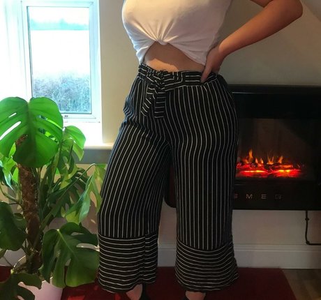 Elena Sophia Nicolosi joli modèle archive