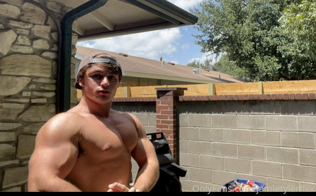 jamietylerflex modèle gratuit archive