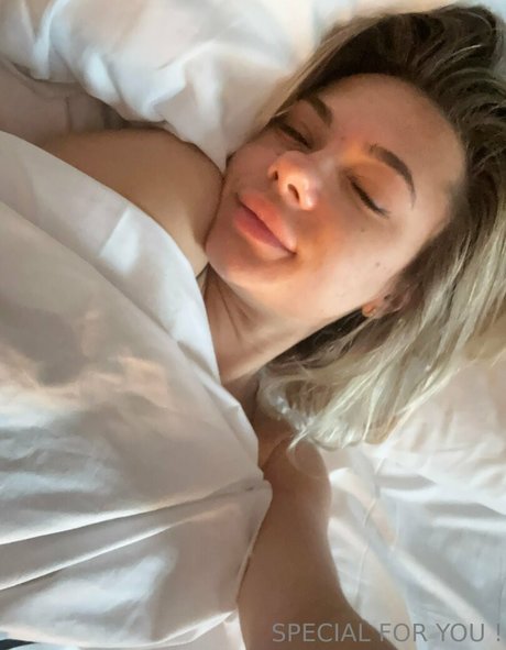 sugar andriana modèle érotique image