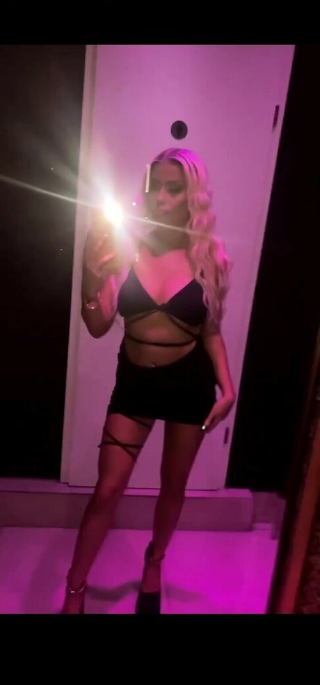 Viki Mitrovic haut étoile photo