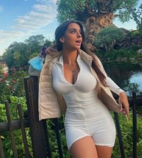 rousse au gros cul onlyfans parfait érotique img