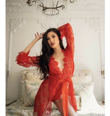 Katy Ngo modèle de haute qualité images