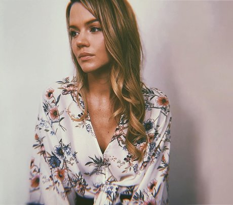 déshabillage onlyfans sexy érotique galerie