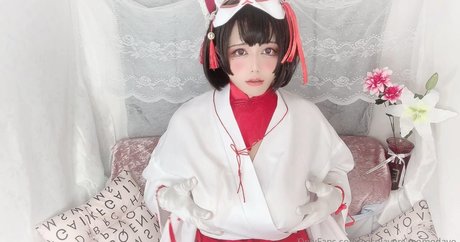 Momo JP Cosplay joli modèle img