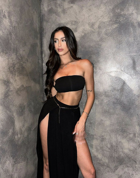 Bar Mansuri étoile adulte photos